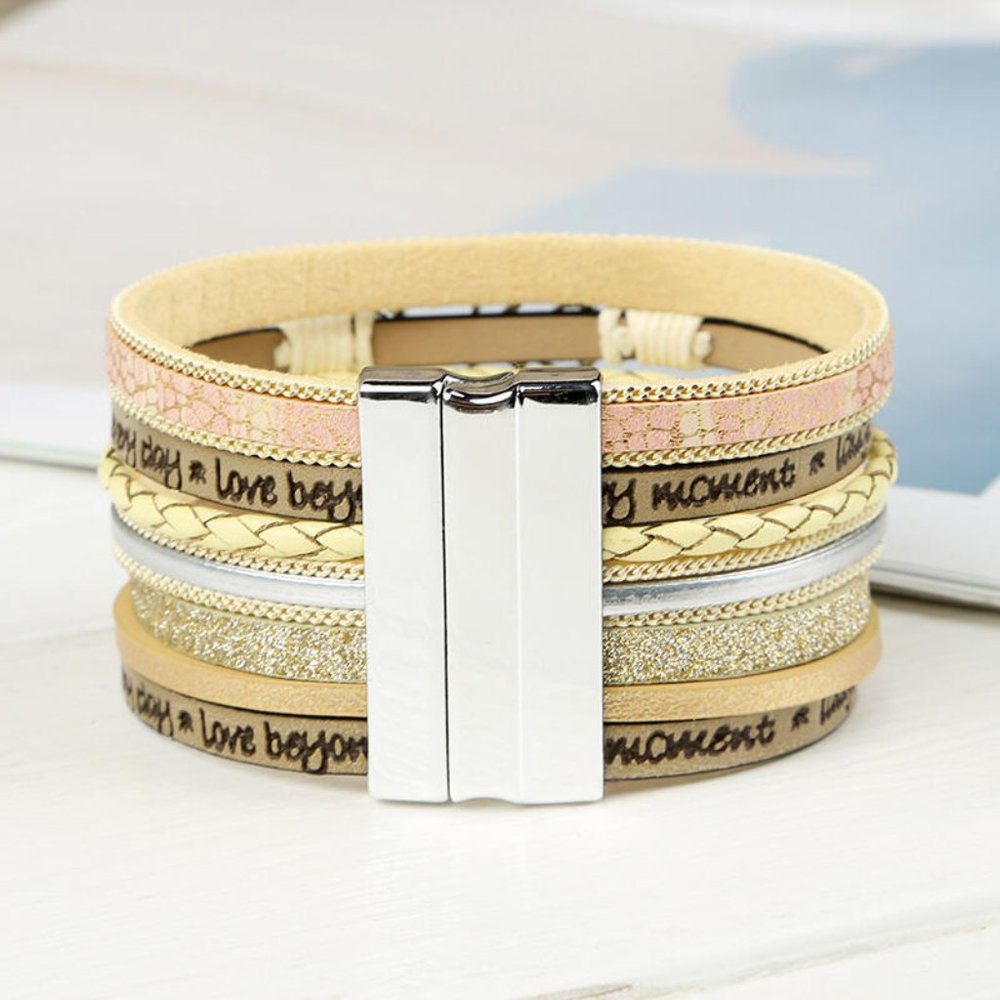Beautiful Magnet Buckle Pearl Leather Bracelet - Picture 2 of 2